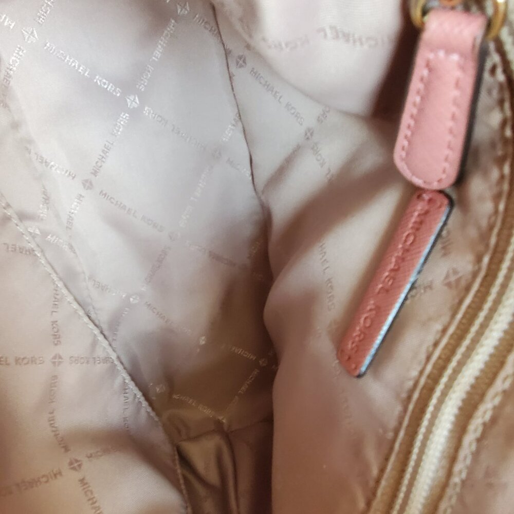 Michael Kors Emmy Dome Crossbody Bag in ROSE-GUC - Picture 5 of 6